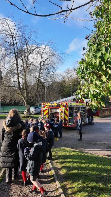 We were thrilled to welcome the Oxfordshire Fire & Rescue Service for a very special visit for the Pre-Prep🚒 

The children were fascinated by the fire engine and all the equipment inside, eagerly trying to lift the cutters, exploring every part of the truck and climbing through. 

A fun, educational, and inspiring experience thank you for taking the time to visit us! #51weeks #ridgehouse